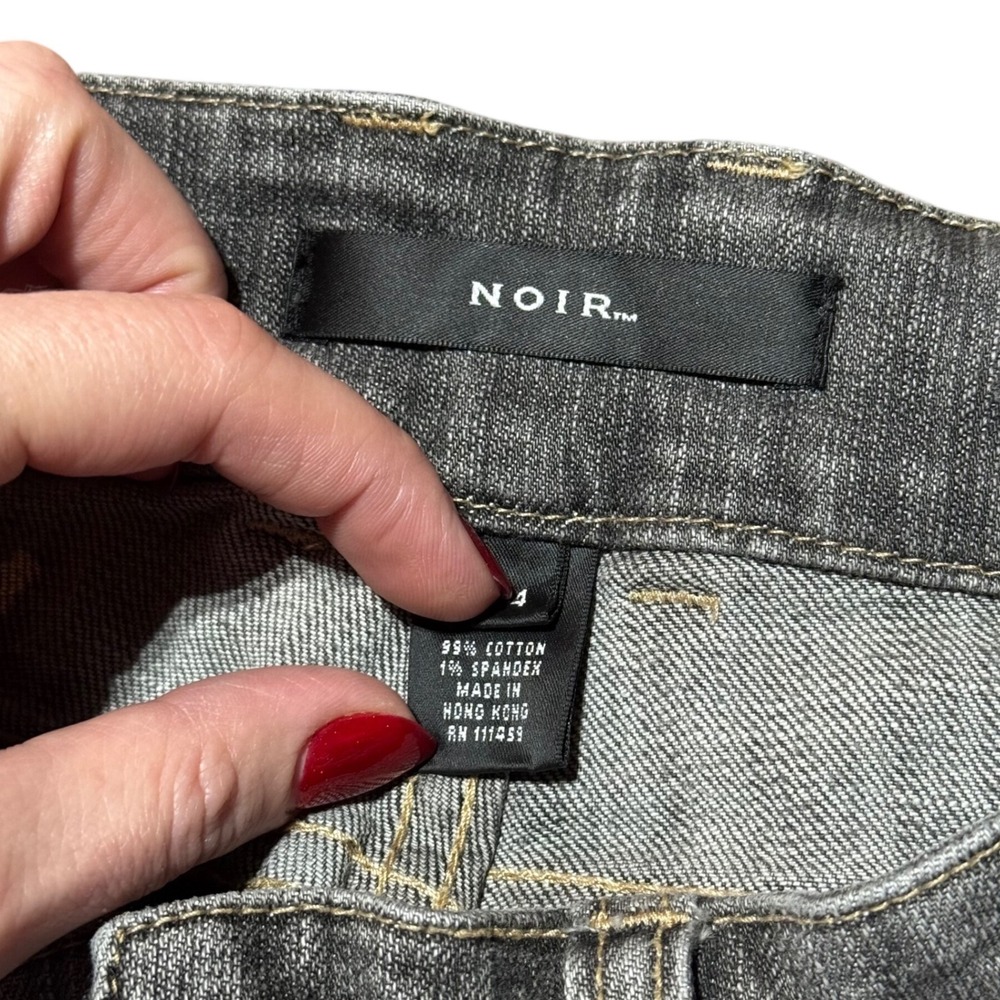 Y2K Noir Gray‎ Floral Jeans / Denim Capri — Women's Size 4 - Picture 6 of 6